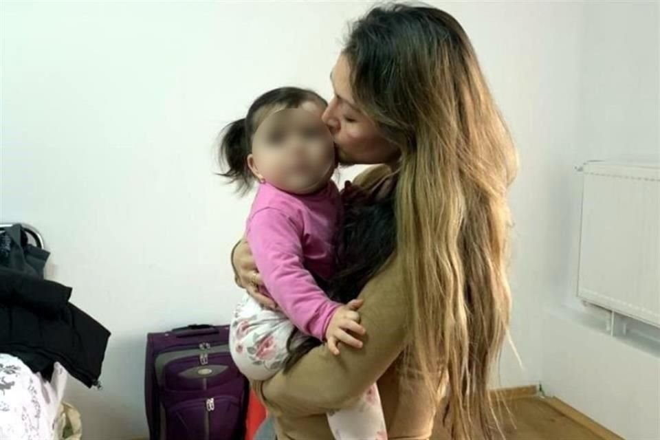 La mexicana Silvia Cristina Flores y su bebé de 1 año y 3 meses dejaron Ucrania, ahora esperan volver a México.