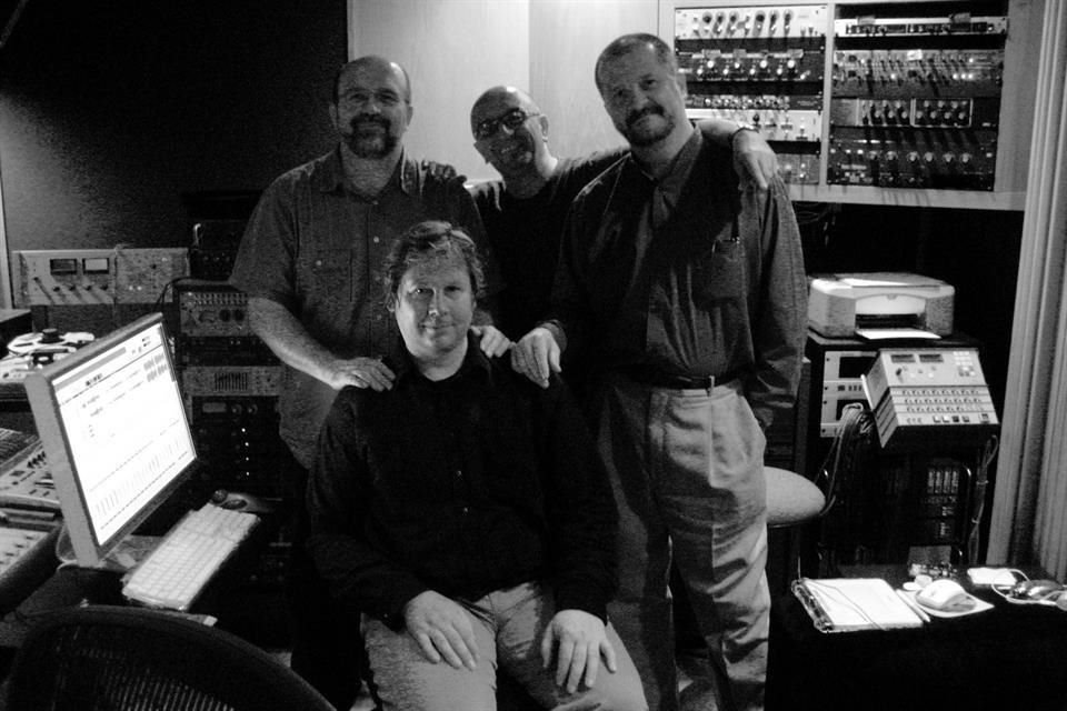 La sesión grabada en el estudio Brewhouse de Mineápolis en 2007 es la base de 'Sacbé Tri Neo. Dimensiones'.