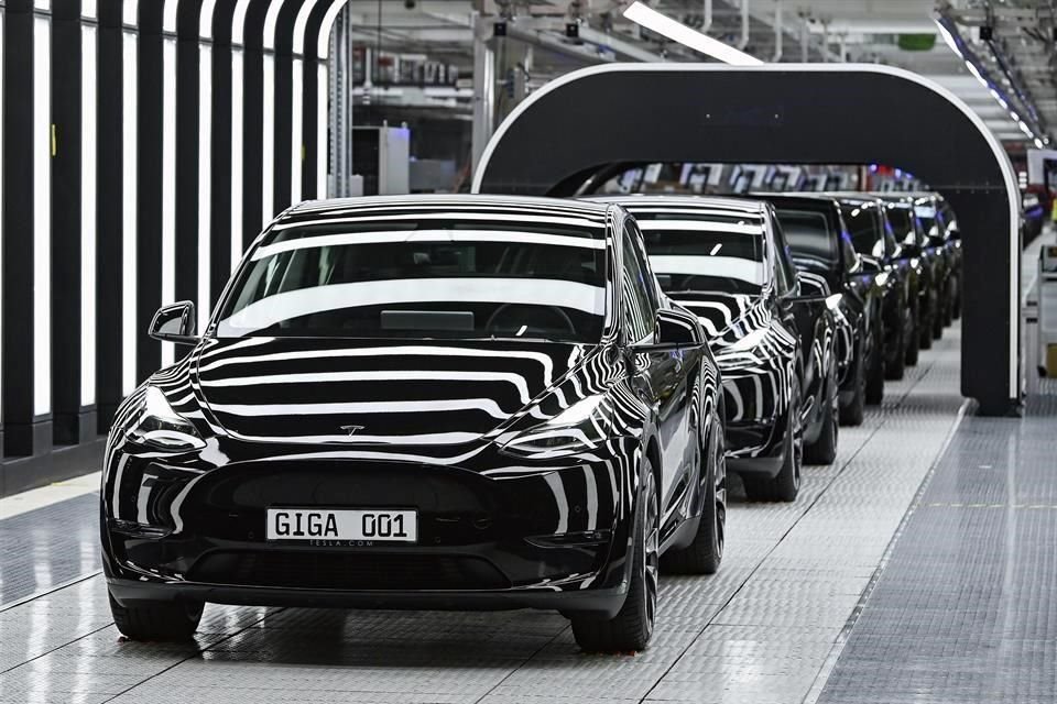 La planta en Alemania producirá 500 mil vehículos eléctricos anuales del 'Model Y'.