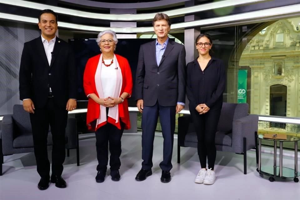 Revocación, ¿farsa o ejercicio democrático? Debaten María Marván, Enrique de la Madrid, Damián Zepeda y Renata Turrent.