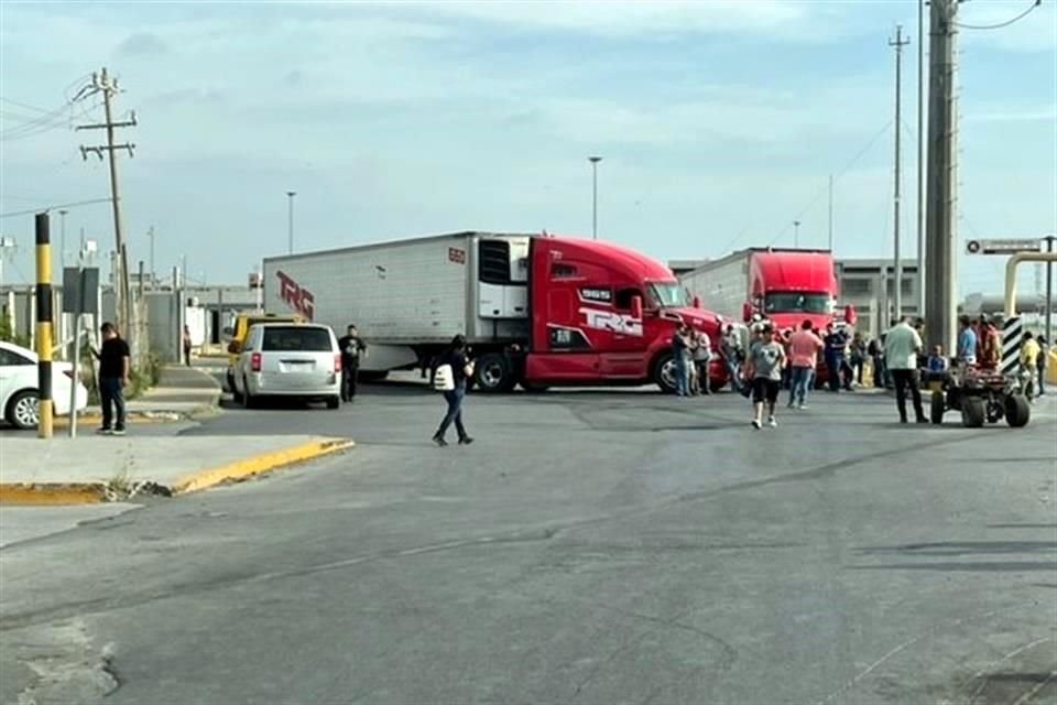 Debido a la protesta, el cruce internacional Reynosa-Pharr quedó bloqueado en ambos sentidos.