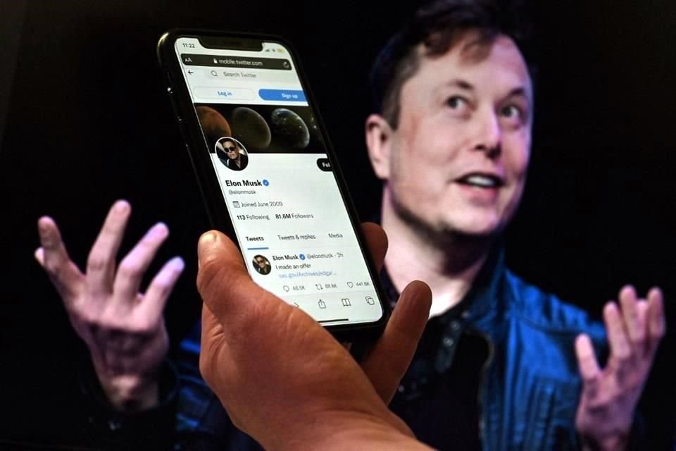 Elon Musk Musk dijo la semana pasada que su oferta para comprar Twitter estaba 'temporalmente en suspenso' a la espera de detalles sobre cuántas cuentas falsas y spam hay en la plataforma.