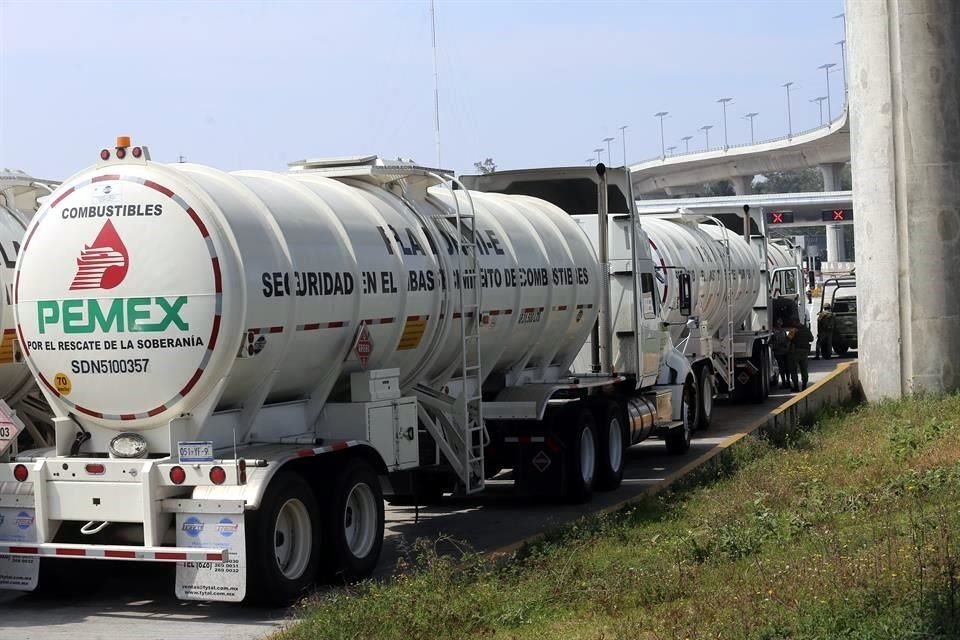 Este cambio va enfocado a devolver el monopolio de Pemex en materia de importación de combustibles.