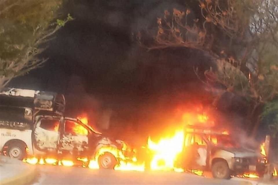 En la zona de Sultepec, Temascaltepec y Coatepec Harinas se incendiaron vehículos y  bloquearon caminos con camiones