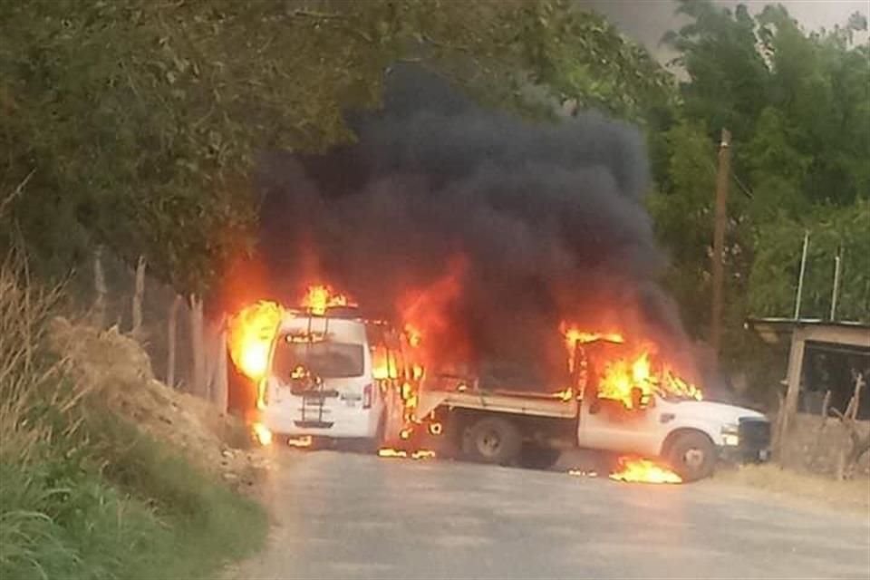 En la zona de Sultepec, Temascaltepec y Coatepec Harinas se incendiaron vehículos y  bloquearon caminos con camiones