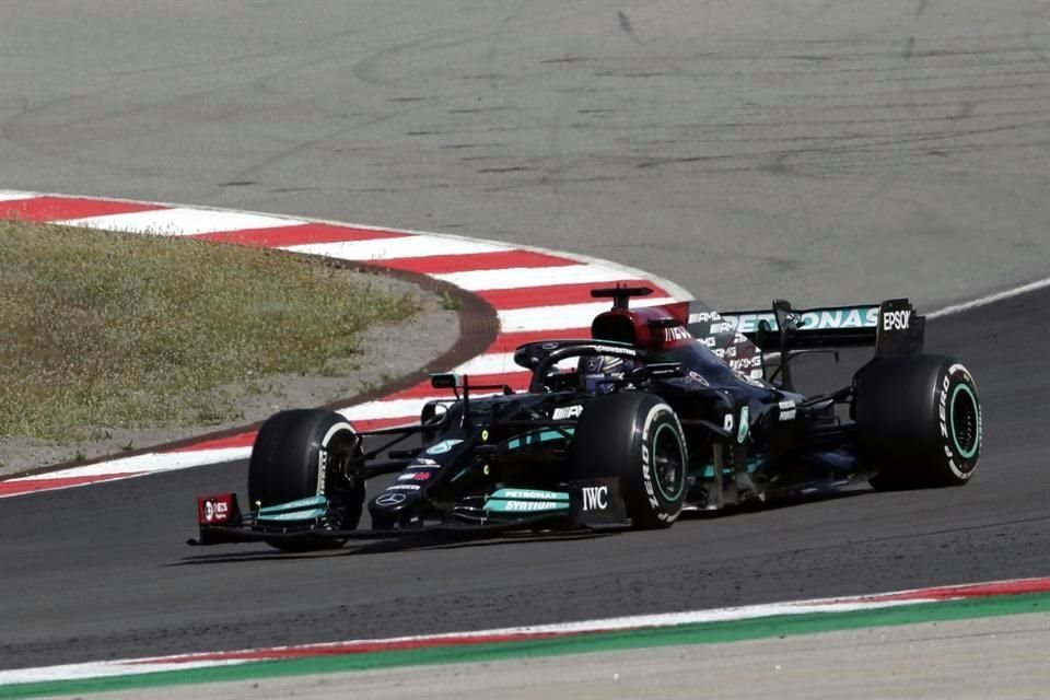 Lewis Hamilton se apuntó su segundo triunfo de la temporada.