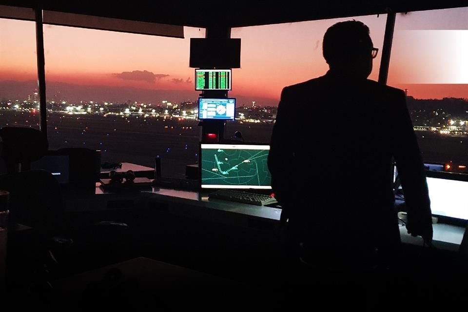 Un grupo de controladores de tránsito aéreo labora desde 2019 en Seneam, a pesar de haber reprobado exámenes de admisión, detectó auditoría.