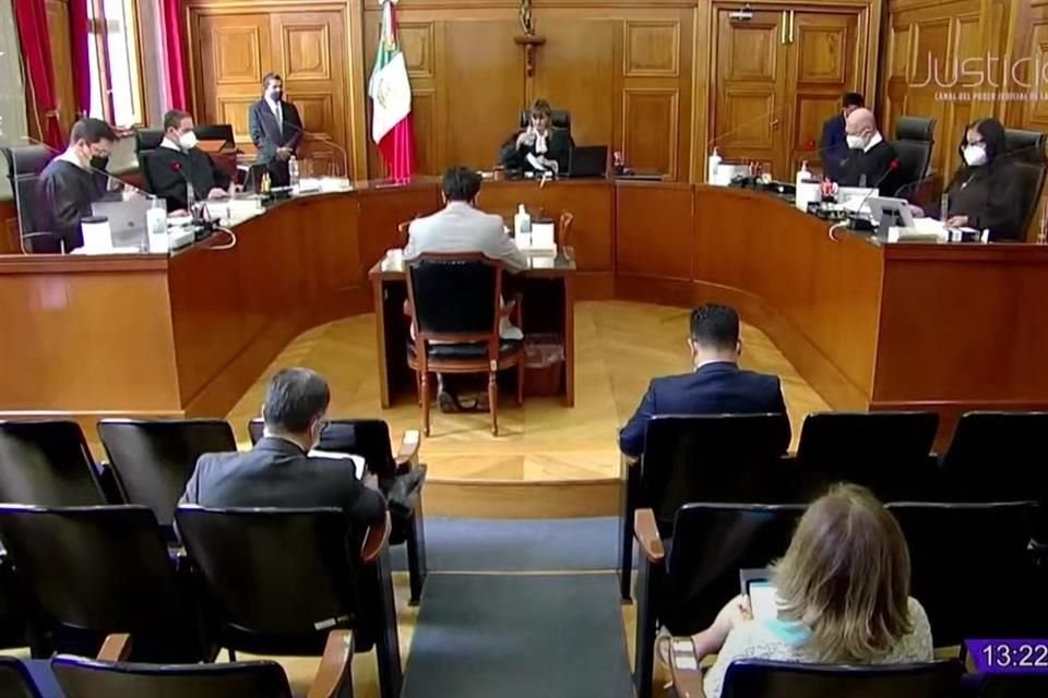 La Primera Sala de la Corte amparó hoy a una persona de Tijuana condenada a 4 años y 7 meses de cárcel por comprar 99 miligramos de metanfetamina (cristal).