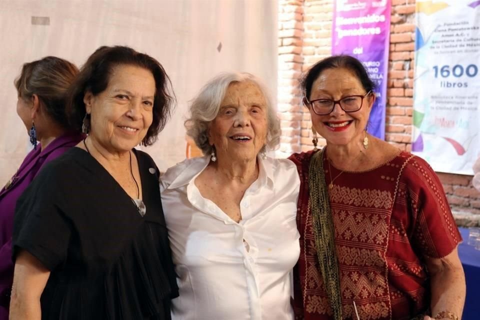 Entre las invitadas también se encontraban la fotógrafa Lucero González, fundadora del Muma, y la actriz Angélica Aragón.