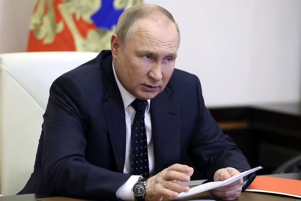 Vladimir Putin dio la orden de que todo el gas se pagara en rublos.