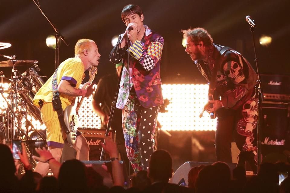 La banda Red Hot Chili Peppers recibirá 140 millones de dólares por la venta del catálogo de sus canciones.
