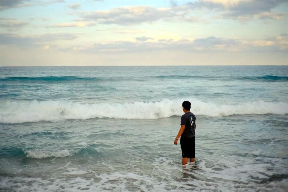 Adelso, en las playas de Boca Ratón, Florida, donde vive con su tía.