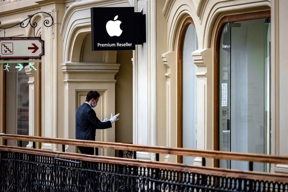 Una de las quejas de Simon fue que Apple impide que los desarrolladores comuniquen a los usuarios que sus servicios están disponibles en la web a tarifas más económicas.