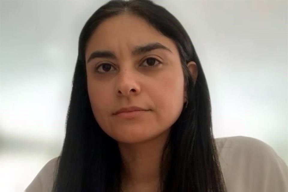Helena Monzón, hermana menor de la activista Cecilia Monzón, es quien sigue con abogados la pista de su feminicidio en Puebla.