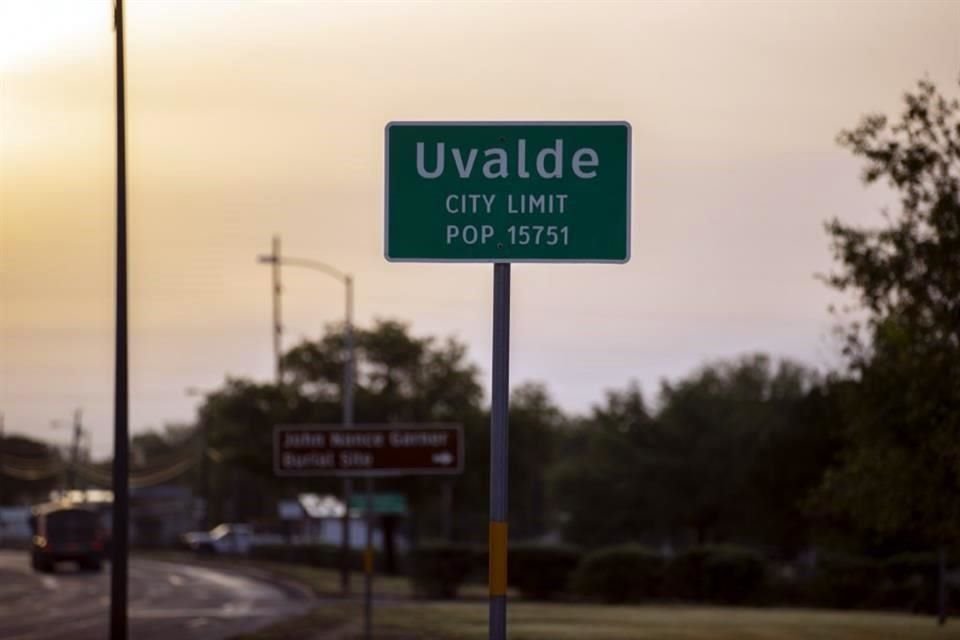 La ciudad de Uvalde está localizada entre México y San Antonio.