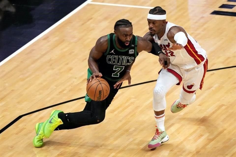 Los Celtics tomaron ventaja en la serie.