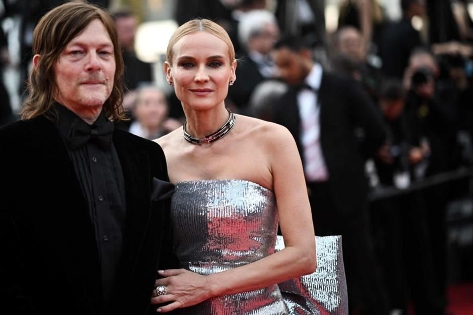 La actriz Diane Kruger y el actor Norman Reedus desfilaron por la alfombra del cierre de Festival de Cannes.