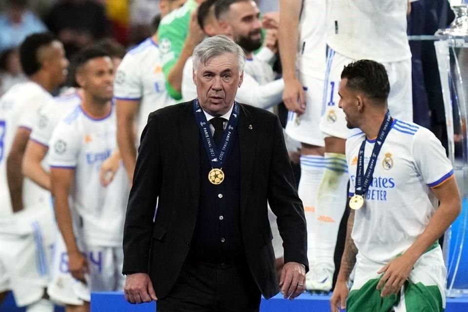 Ancelotti aumenta su colección de medallas de campeón.