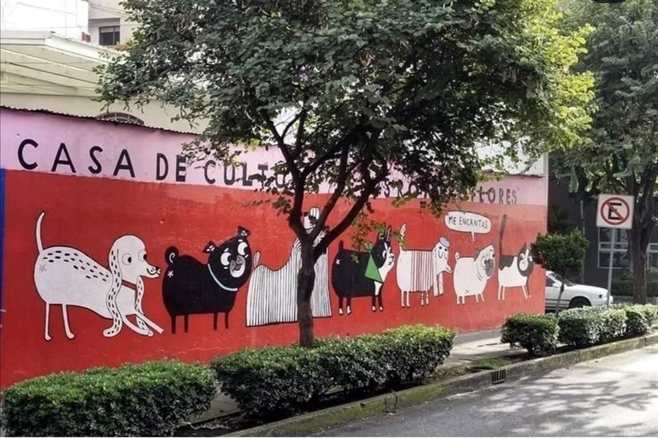 Usuarios de redes sociales reportaron que la Alcaldía Cuauhtémoc borró un mural de la artista Gemma Correll, en Casa de Gemma Correll.