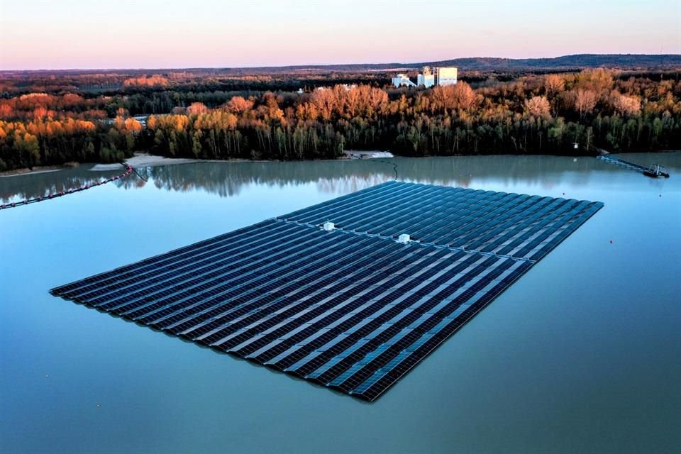 La instalación constará de 5 mil 800 módulos fotovoltaicos.
