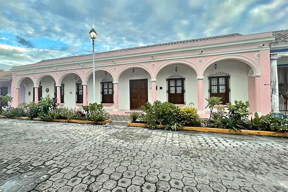 El nuevo hotel del titular de Profeco, su esposa y su delegado en Veracruz, se encuentra en Tlacotalpan, municipio Patrimonio Cultural de la Humanidad.