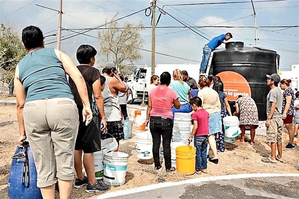 La crisis en Nuevo Len ha obligado al Gobierno a establecer horarios de suministro, lo que ya ha provocado bloqueos de habitantes en la va Monterrey-Nuevo Laredo desde hace una semana.