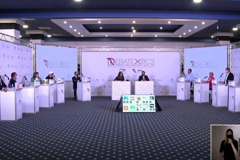 Candidatos punteros a Gobierno de BCS, Víctor Castro de Morena-PT y Francisco Pelayo de PRI-PAN-PRD, 'chocaron' en temas como IVA en primer debate.
