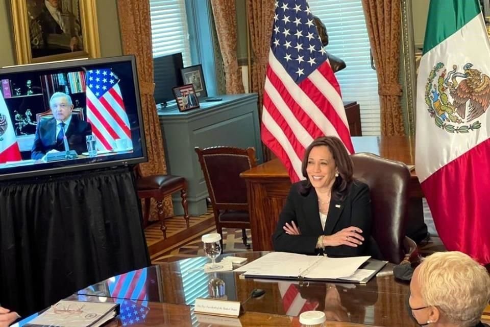 Kamala Harris y el Presidente López Obrador hablan este viernes de manera virtual.