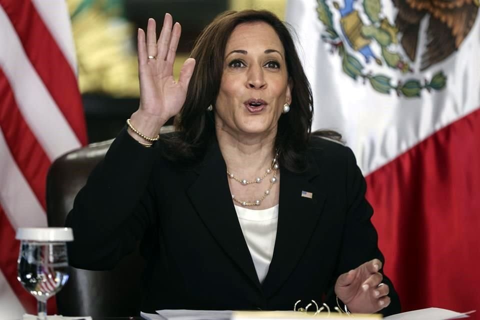 La Vicepresidenta de EU, Kamala Harris, durante su reunión virtual con el Presidnete mexicano, Andrés Manuel López Obrador.