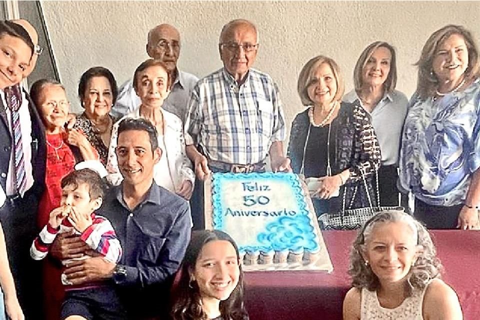 Javier Campos Morales celebr el pasado viernes, de manera anticipada, sus 50 aos de sacerdocio que cumplira el 8 de julio.