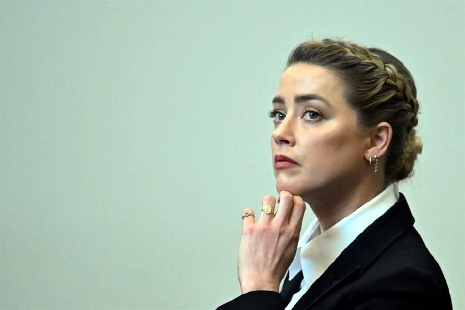 Amber Heard escribirá un libro revelador con detalles de su vida junto a Johnny Depp, tras perder el caso de difamación contra su ex marido.