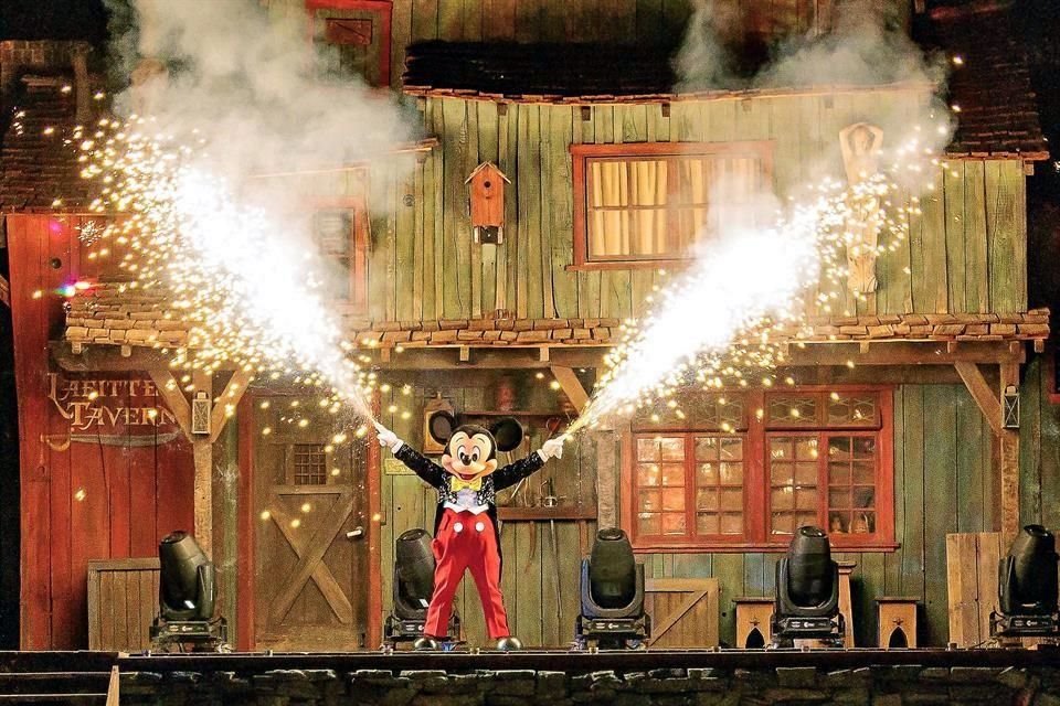 Los espectáculos en Disneyland Resort, que hacen soñar a chicos y grandes, han vuelto e invitan a un mundo lleno de fantasía.