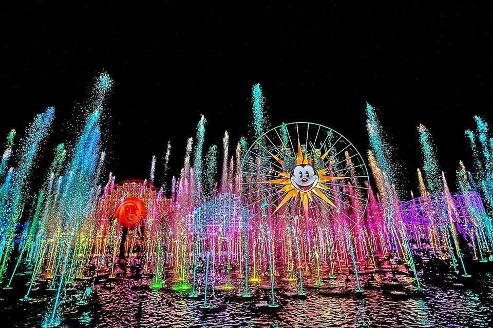 WORLD OF COLOR.