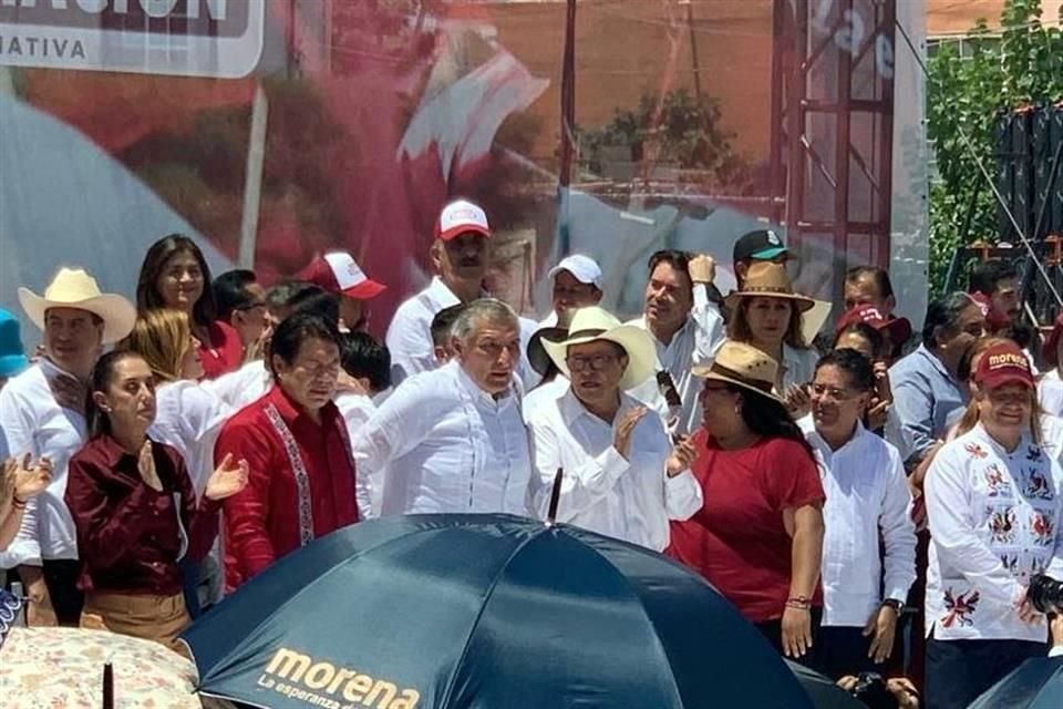 El PRD denunció de nueva cuenta ante el INE a los aspirantes de Morena a la candidatura presidencial por actos anticipados de campaña por evento en Coahuila.  