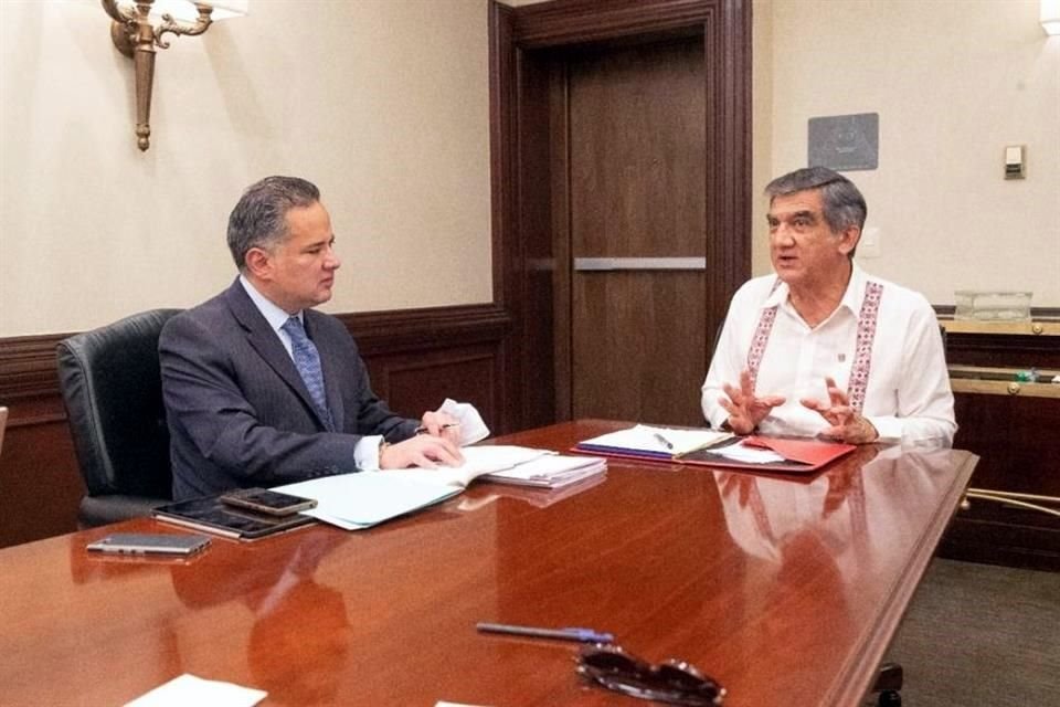 Villarreal encabezó una reunión de trabajo este mediodía con el ex funcionario de la Administración del Presidente, Andrés Manuel López Obrador.