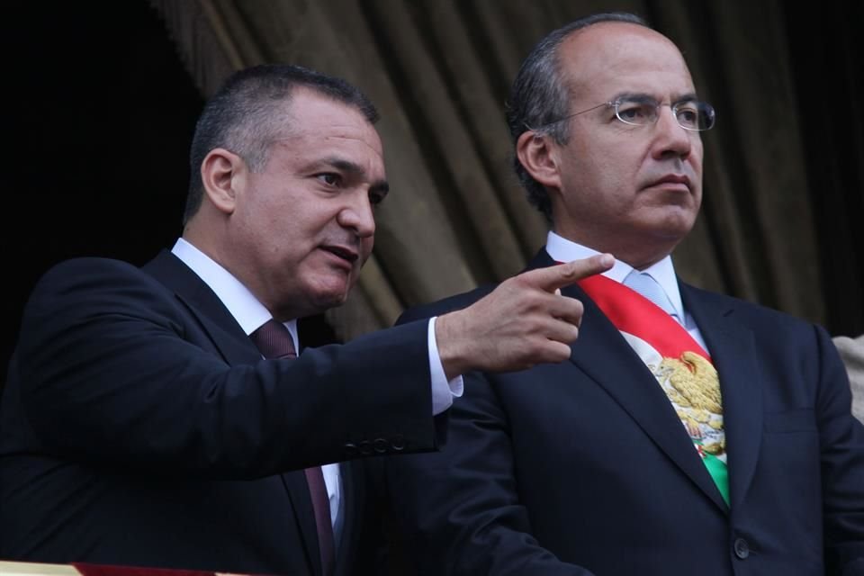 Genaro García Luna fue Secretario de Seguridad durante todo el sexenio de Felipe Calderón (foto 16 de septiembre del 2011).