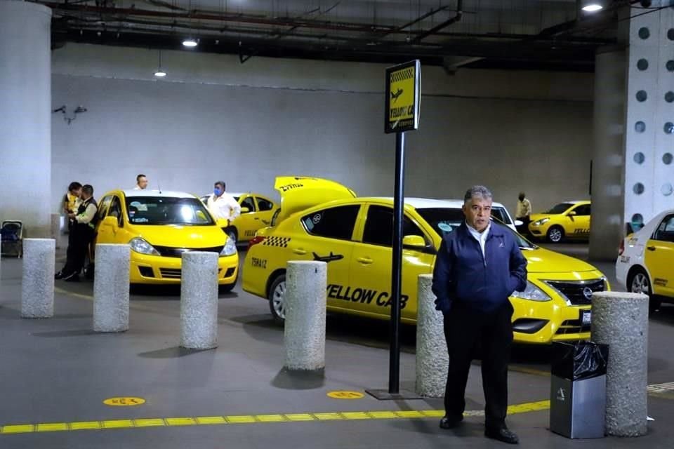 El 24 de mayo, integrantes de la Unin Nacional de Taxistas bloquearon por ms de cuatro horas los accesos principales del Aeropuerto para exigir una regulacin equitativa con Uber y Didi.