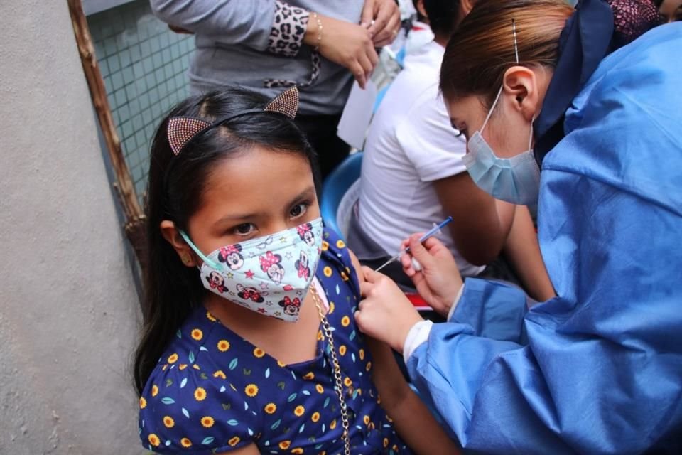 Autoridades capitalinas aseguraron que la demanda de vacunación en menores de 11 años ha sido alta, por lo que habilitarán más espacios de inmunización.