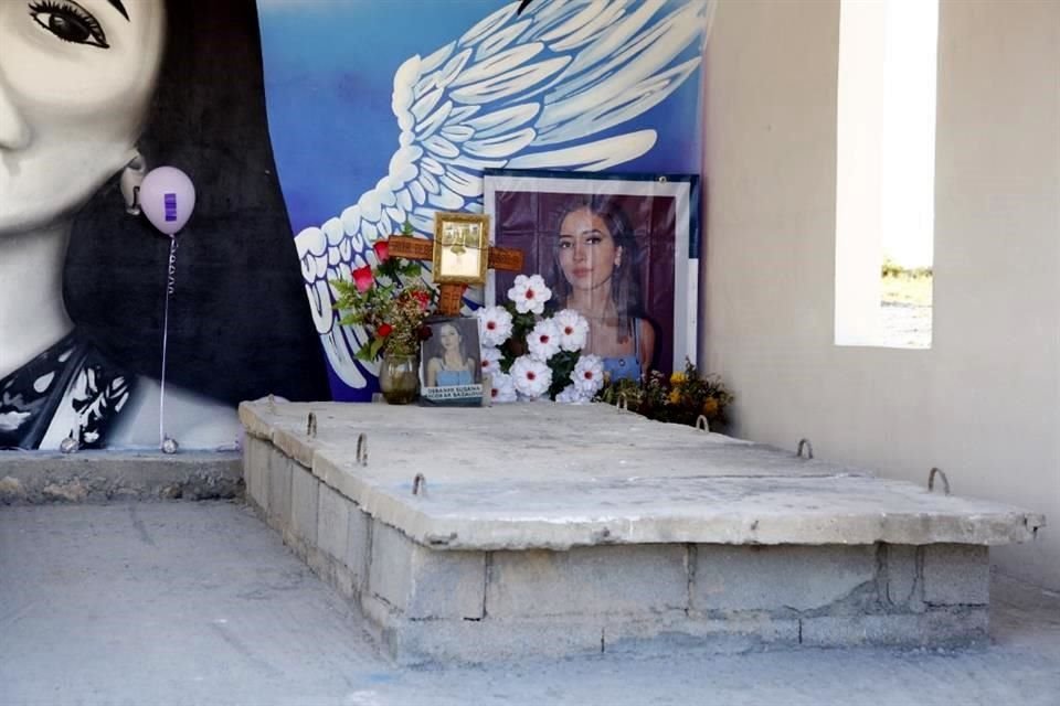 Autoridades acuden a panteón en Galeana para realizar la exhumación de los restos de Debanhi Escobar.