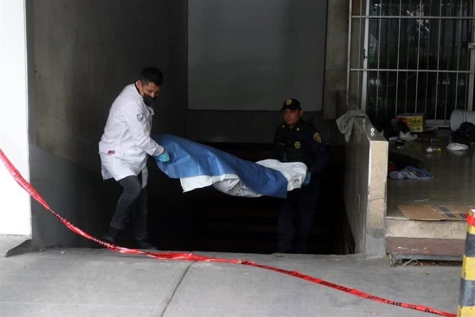 Un hombre de 50 años fue asesinado durante una riña en un edificio en desuso en la Colonia Roma.