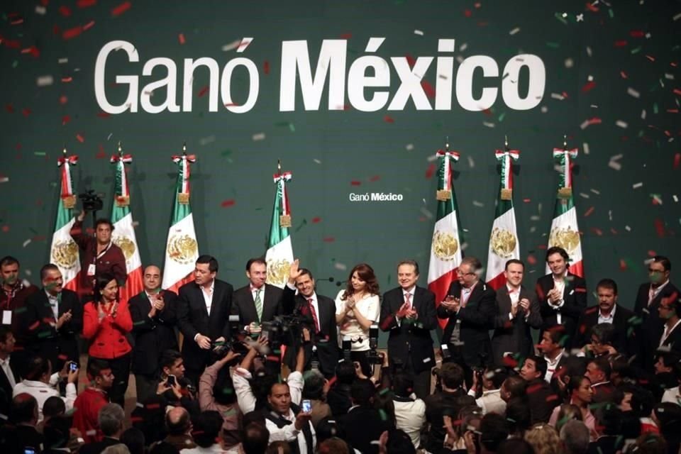 El priista Enrique Peña Nieto ganó la elección para la Presidencia de México el 1 de julio de 2012. El festejo fue en el CEN del PRI.