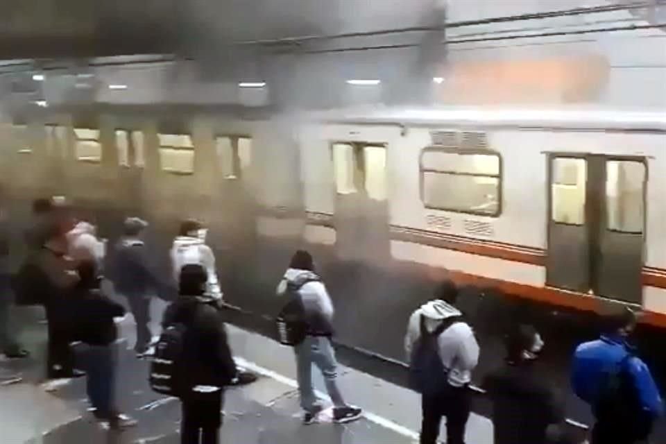 Usuarios reportaron la presencia de humo en la estación pantitlán; el STC indicó que el incidente fue por el ajuste de zapatas en un tren.