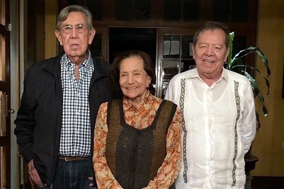 Muñoz Ledo informó de la reunión de los tres grandes luchadores de la democracia.