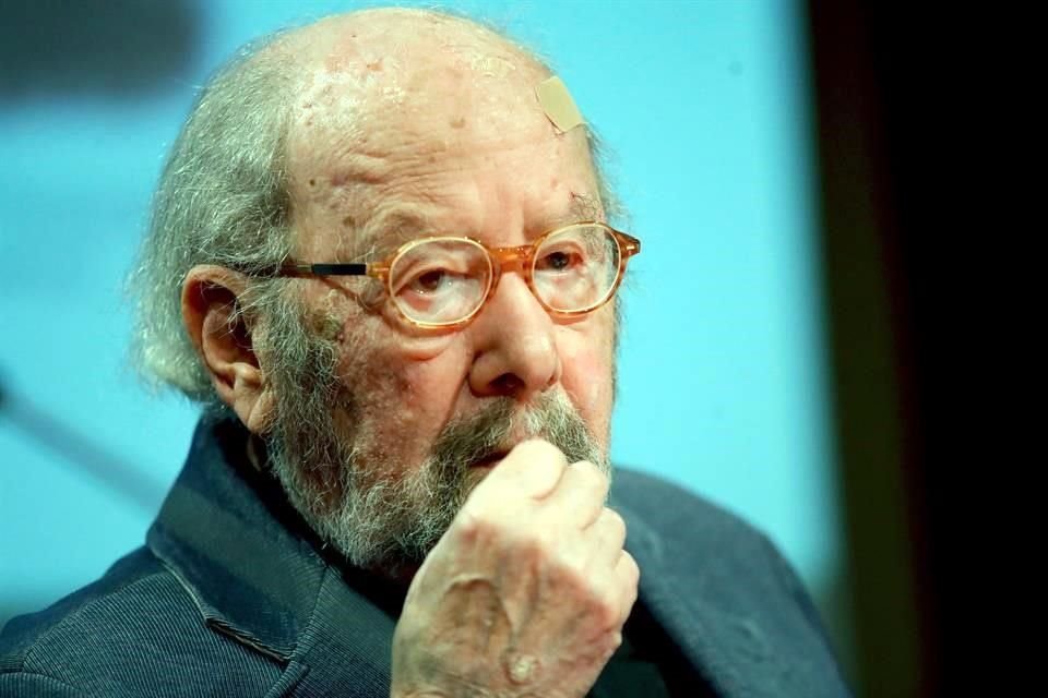 El escritor y poeta español José Manuel Caballero Bonald, Premio Cervantes en 2012, falleció este domingo a los 94 años.