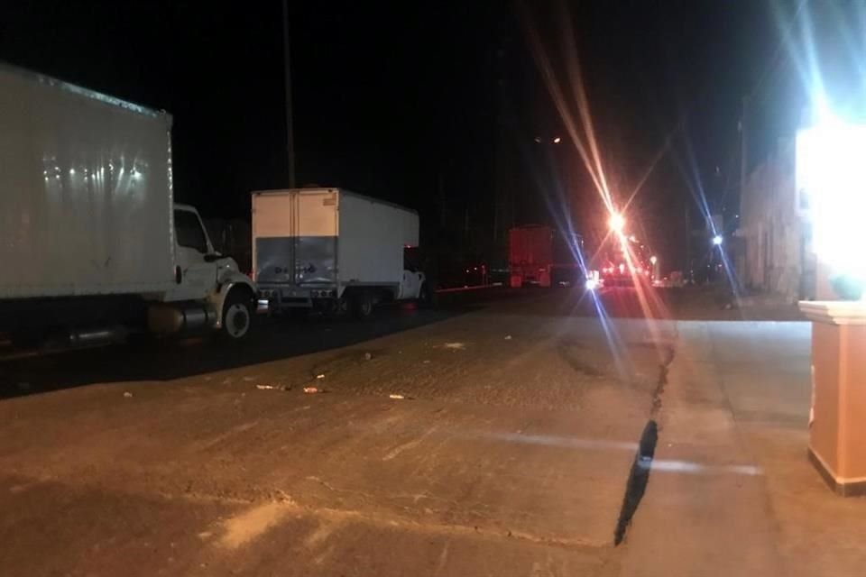 Fuentes oficiales confirmaron que esta noche regresó la circulación a dicha vía, a la altura del tramo conocido como 'El Tomaseño', en inmediaciones de Hidalgo y de Mainero.