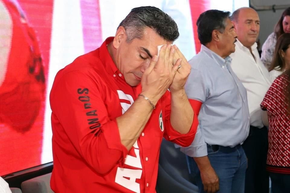 El dirigente del PRI, Alejandro 'Alito' Moreno, podría enfrentar un juicio de desafuero en San Lázaro. En la imagen durante la toma de protesta de la dirigencia del PRI en Jalisco.