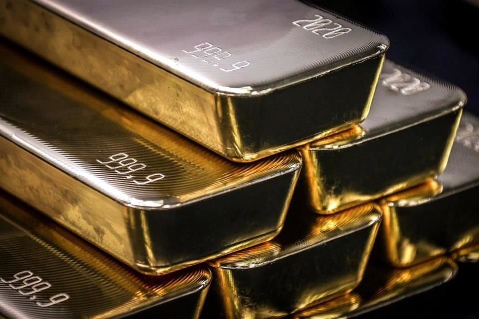 El precio del oro cerró ayer en Nueva York en mil 756 dólares la onza.
