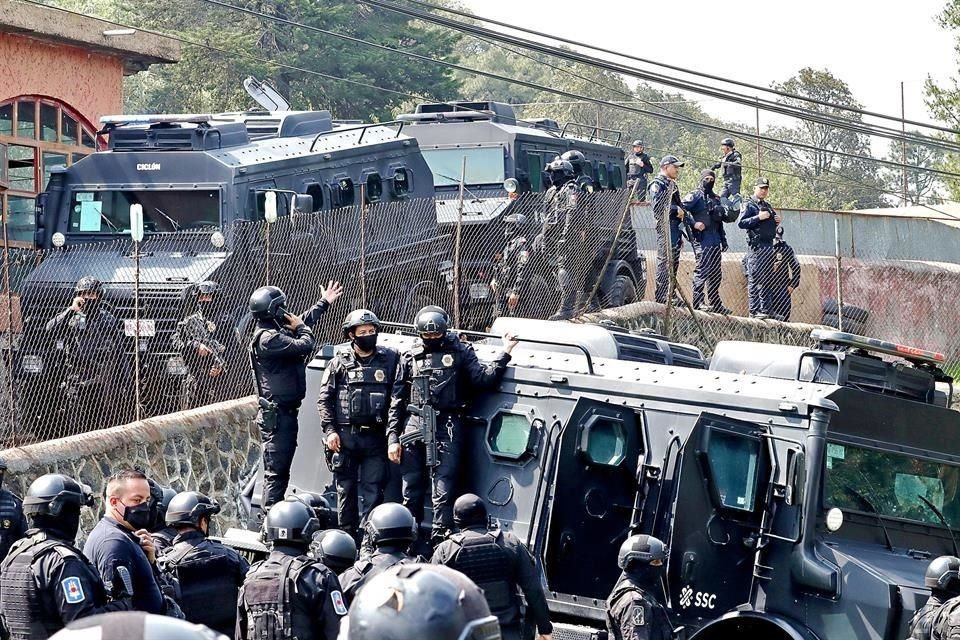 Más de 150 policías participaron en el operativo en la carretera libre México-Cuernavaca.