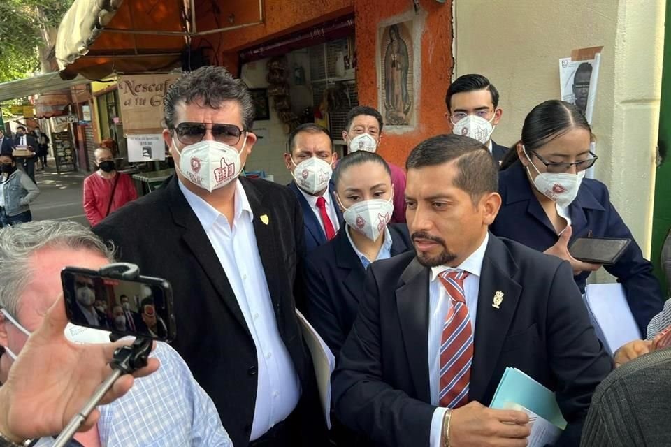 El abogado Teófilo Benítez, quien representa a las víctimas que no han llegado a acuerdos reparatorios, consideró que la FGJ está obligada a lograr la vinculación de 10 ex funcionarios. 