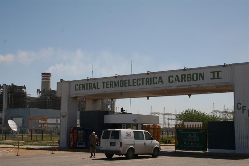 Entre el 22 y el 24 de junio se celebraron 50 procesos de adjudicación directa para la compra de 3 millones 16 mil toneladas para la operación de las carboeléctricas José López Portillo y Carbón II.